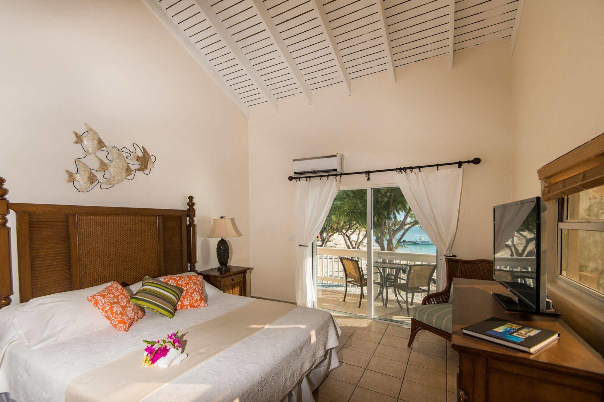 Bohio Dive Resort Cockburn Town Dış mekan fotoğraf