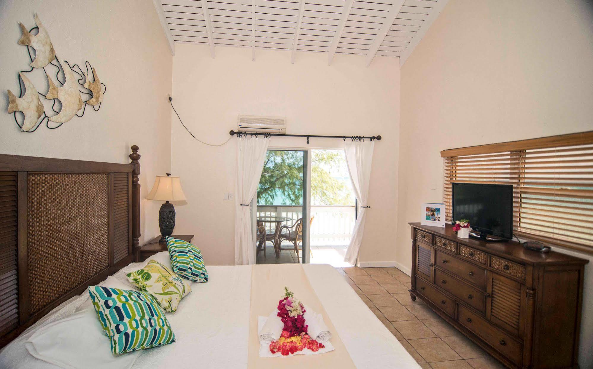 Bohio Dive Resort Cockburn Town Dış mekan fotoğraf